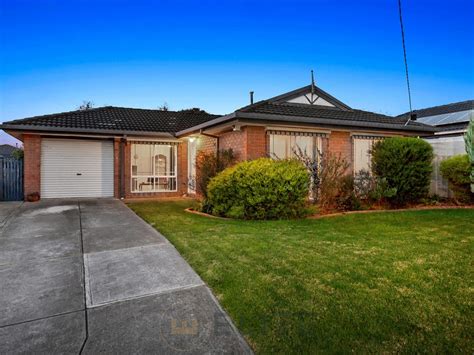 4 Dior Court, Cranbourne West VIC 3977 